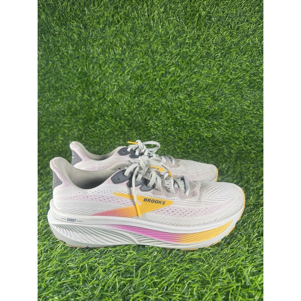 Brooks Ghost 17 Womens Size 11 Gray White Pink Running Shoes 1204311B070